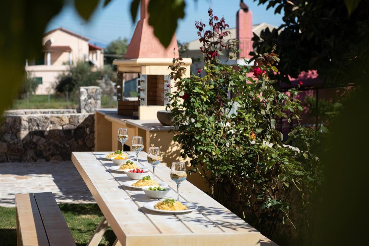 Casa Dell Amore Petriti  Exterior photo